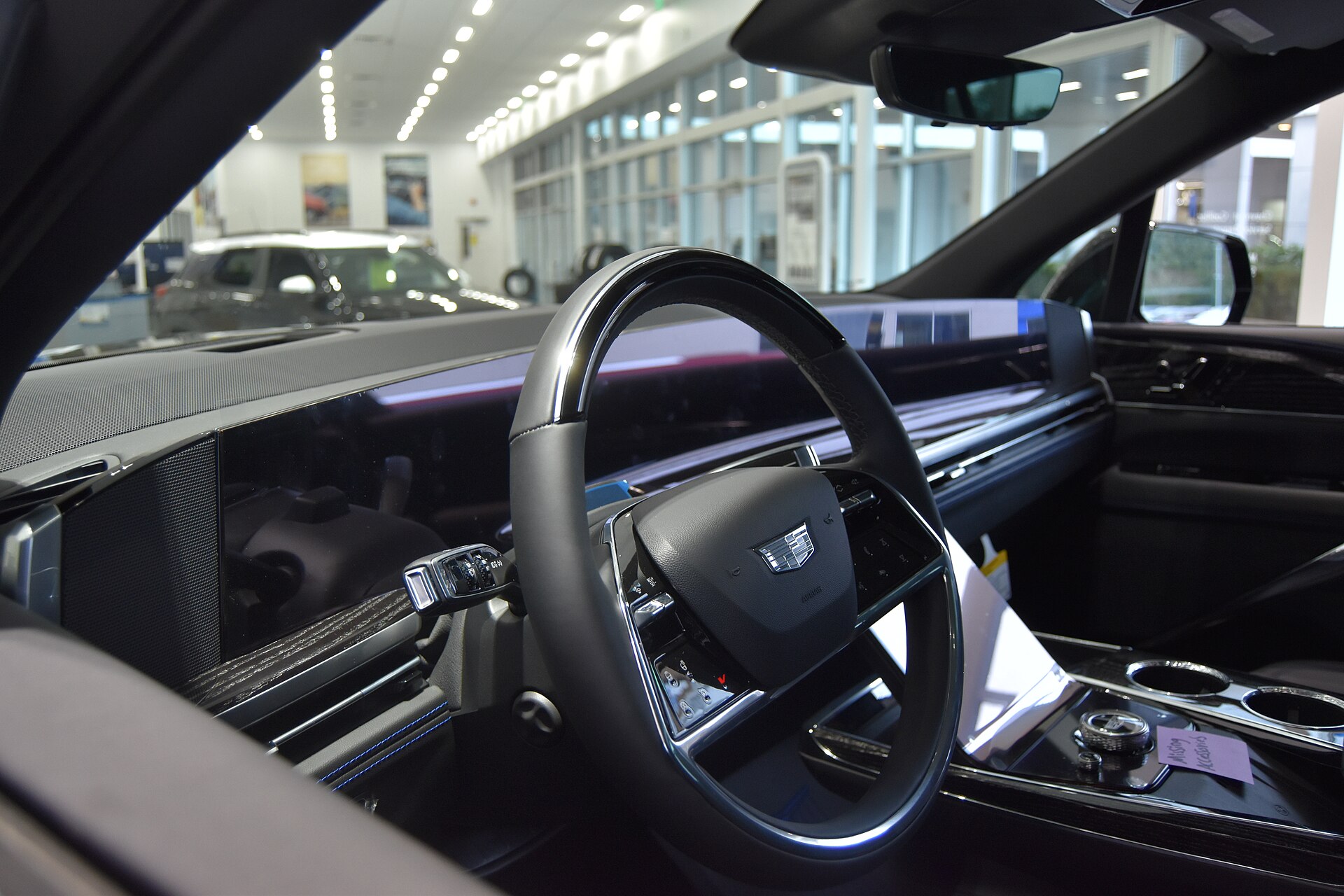 Cadillac Escalade SUV — photo 2 of 3