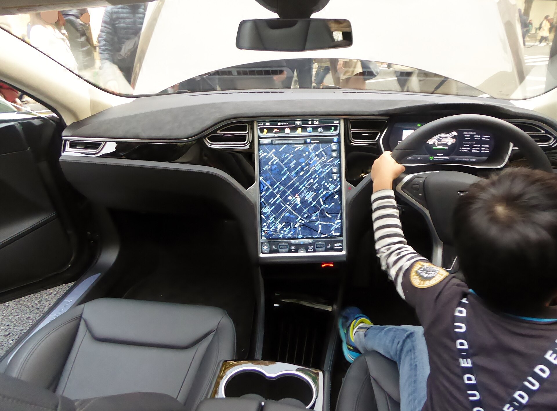 Tesla Model S / S580 — photo 2 of 2